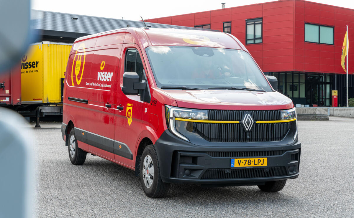 Visser Duiven kiest voor Renault Master E-Tech Visser Duiven kiest voor Renault Master E-Tech