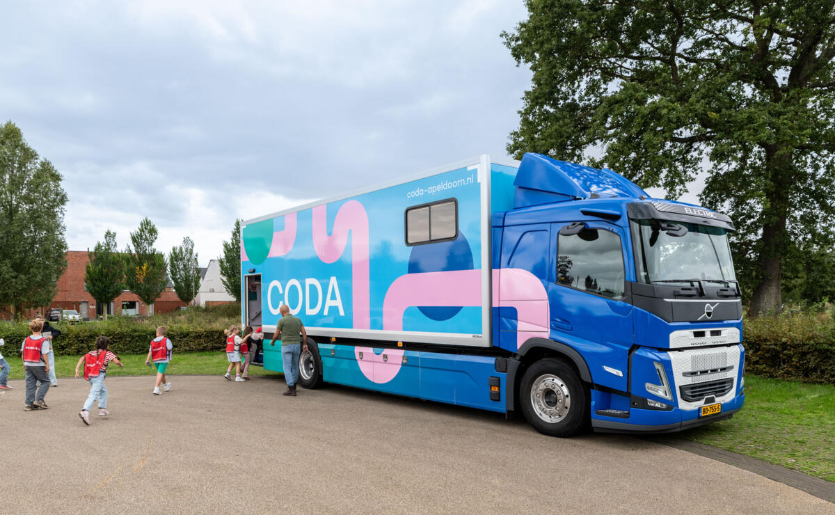 CODA Bus Volvo FM Electric 4