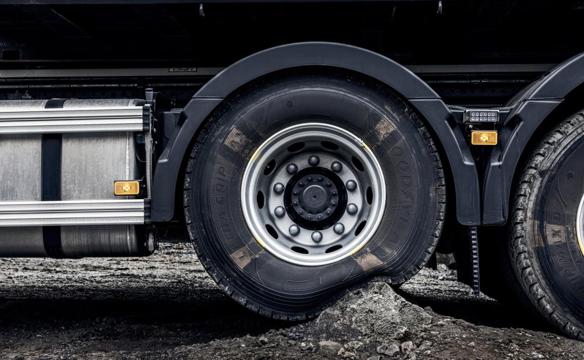 volvo-trucks-terrain-brake volvo-trucks-terrain-brake