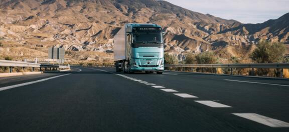 Volvo FH Aero Electric met extended range
