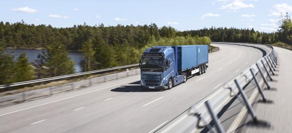 Volvo FH Fuel Cell Electric driving Volvo FH Fuel Cell Electric driving