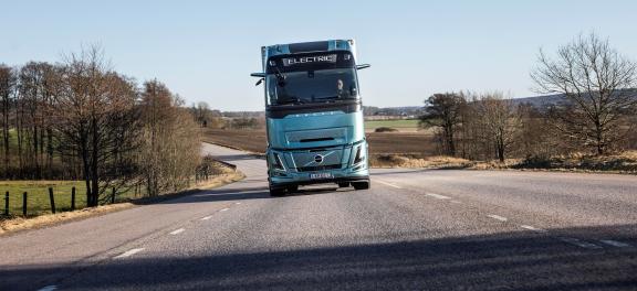 Volvo FH Aero-Electric header