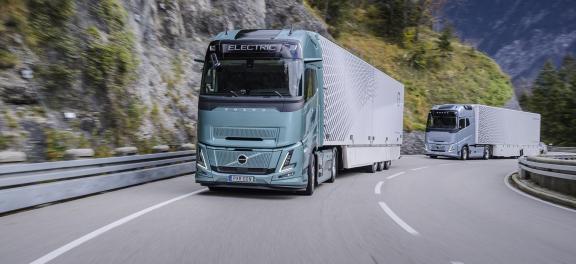 Volvo FH Aero Electric in de bergen