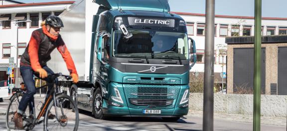 volvo-fm-met-lcs-botswaarschuwing volvo-fm-met-lcs-botswaarschuwing