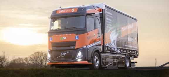 volvo-fh-aero-electric-jobtrans1