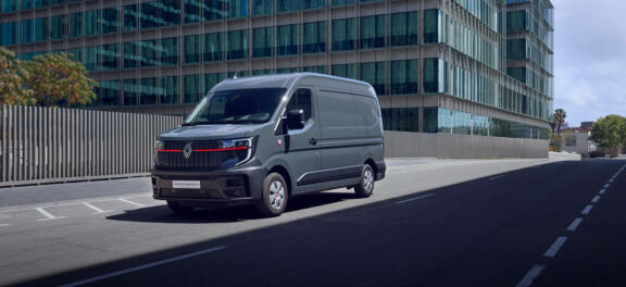 Renault-Trucks-Master-01