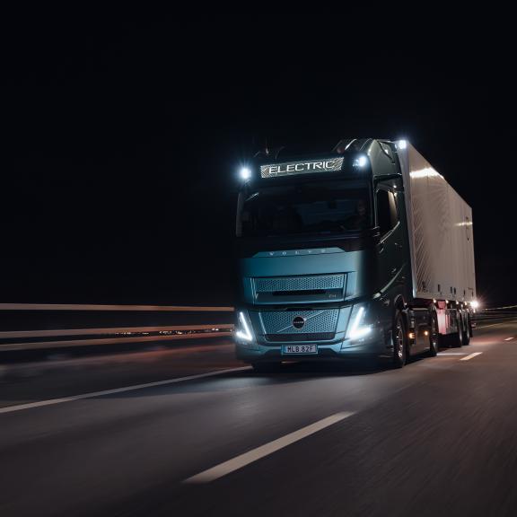 Volvo_Trucks_FH_Aero_Electric_night_vision