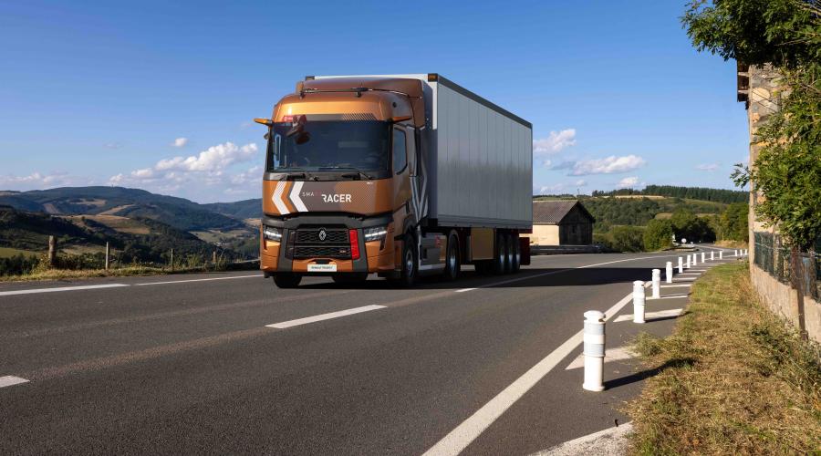 Renault Trucks Model 2025 - Smart Racer on the road Renault Trucks Model 2025 - Smart Racer on the road