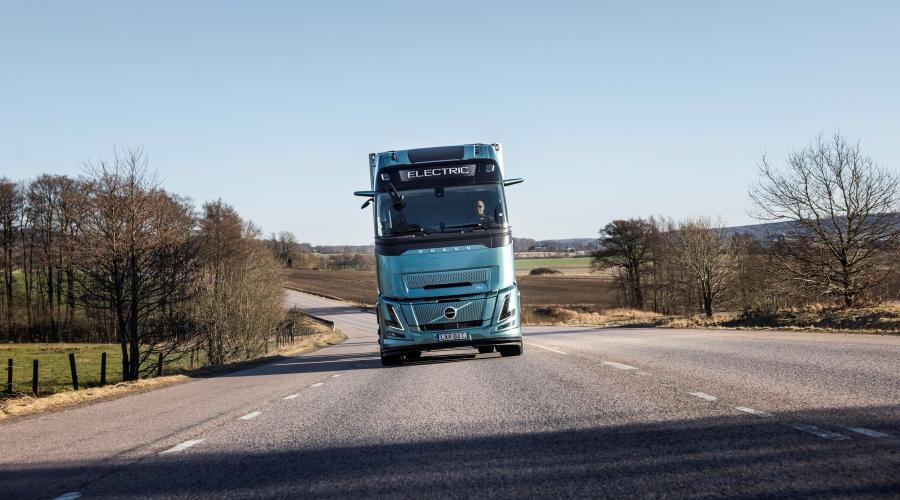 Volvo FH Aero-Electric header