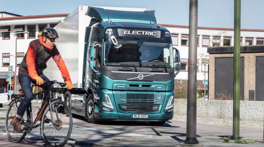 volvo-fm-met-lcs-botswaarschuwing volvo-fm-met-lcs-botswaarschuwing