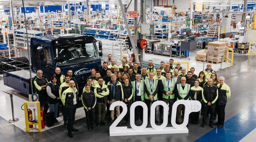 Teamfoto ceremonie 2000e E-Tech D Teamfoto ceremonie 2000e E-Tech D