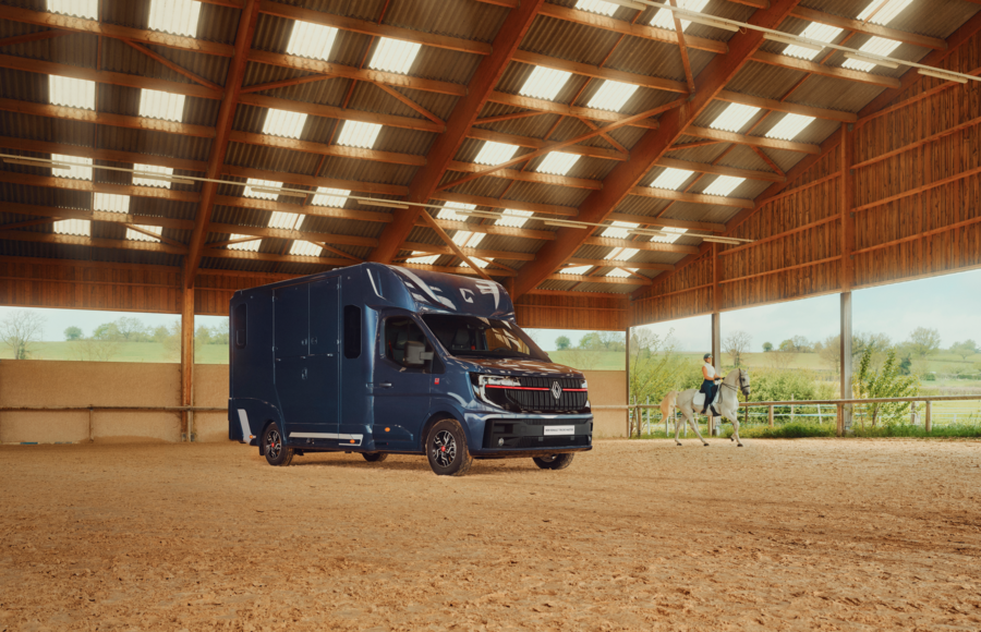 Harbers-renault-master-horses