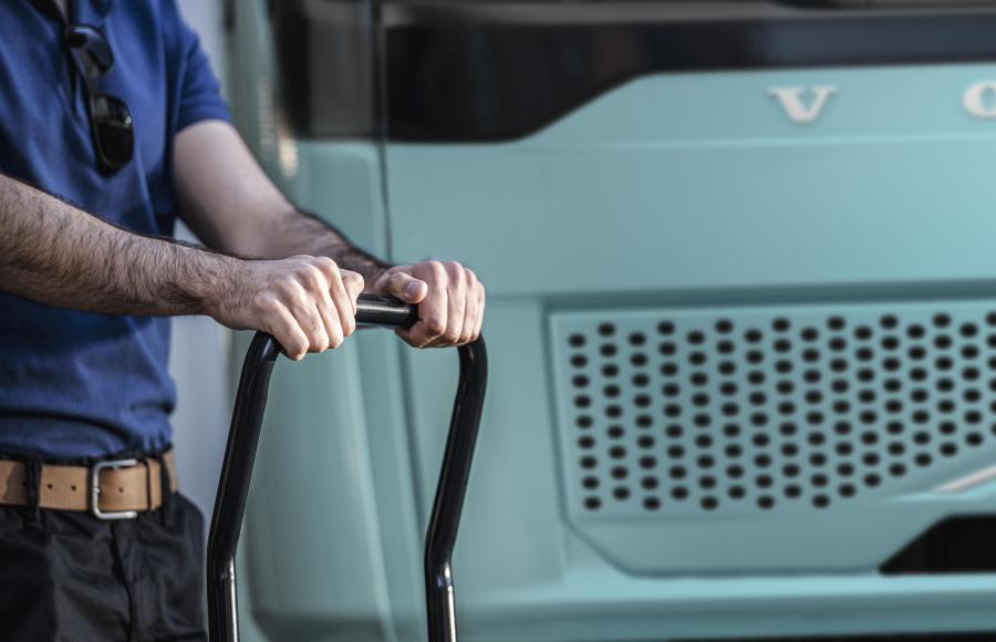 Volvo-Electric-detail Volvo-Electric-detail