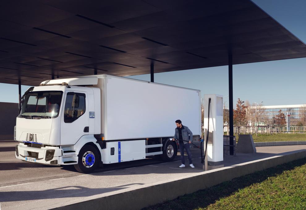 Harbers-Trucks-Renault-Trucks-E-Tech-tankstation