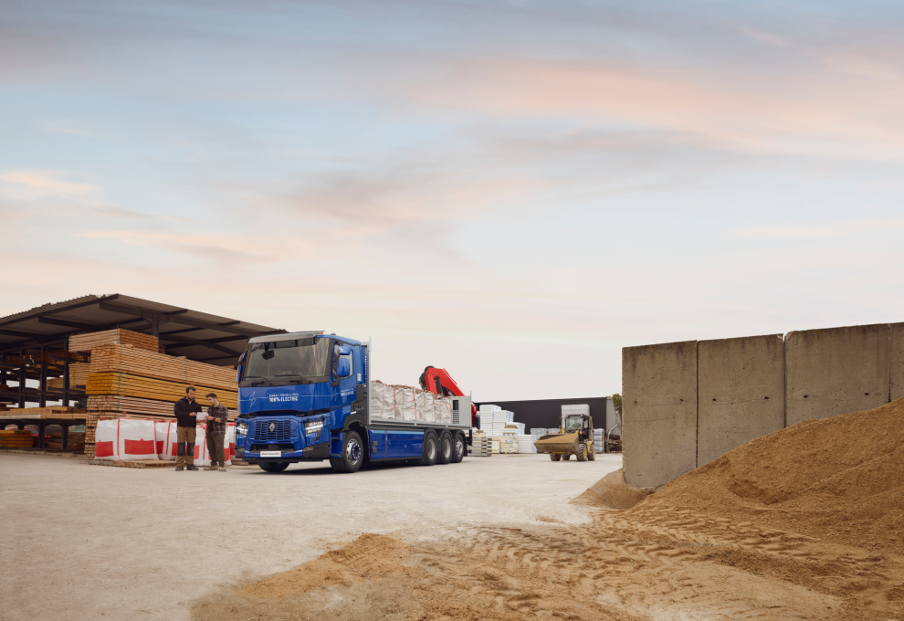 Harbers-Renault-Trucks-E-tech-C-bouw-laden